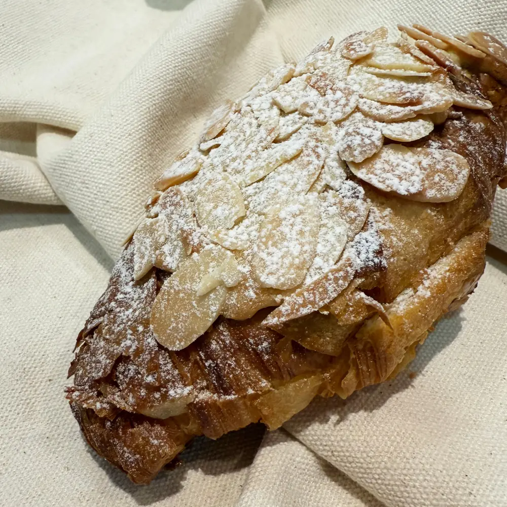Mandelcroissant