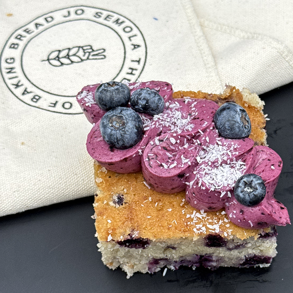 Pastel de Coco y Arándanos 